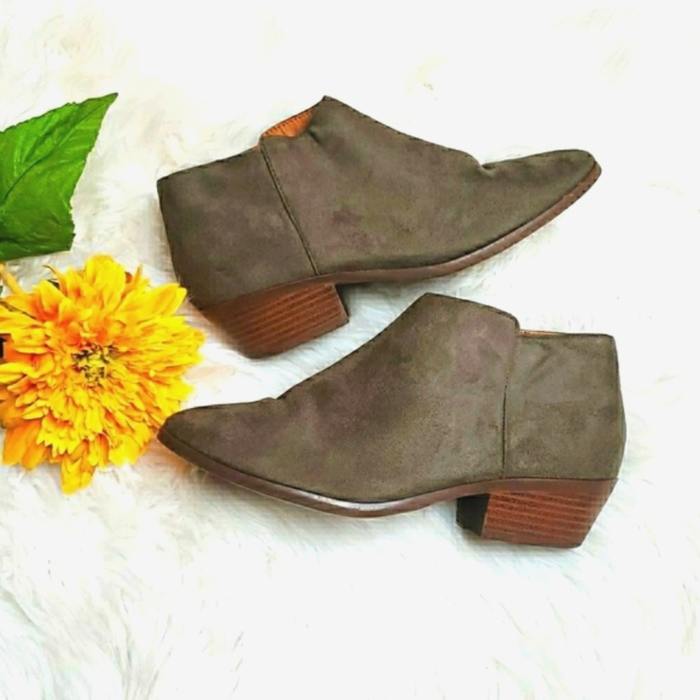 Soda Ankle Boots Size 6.5